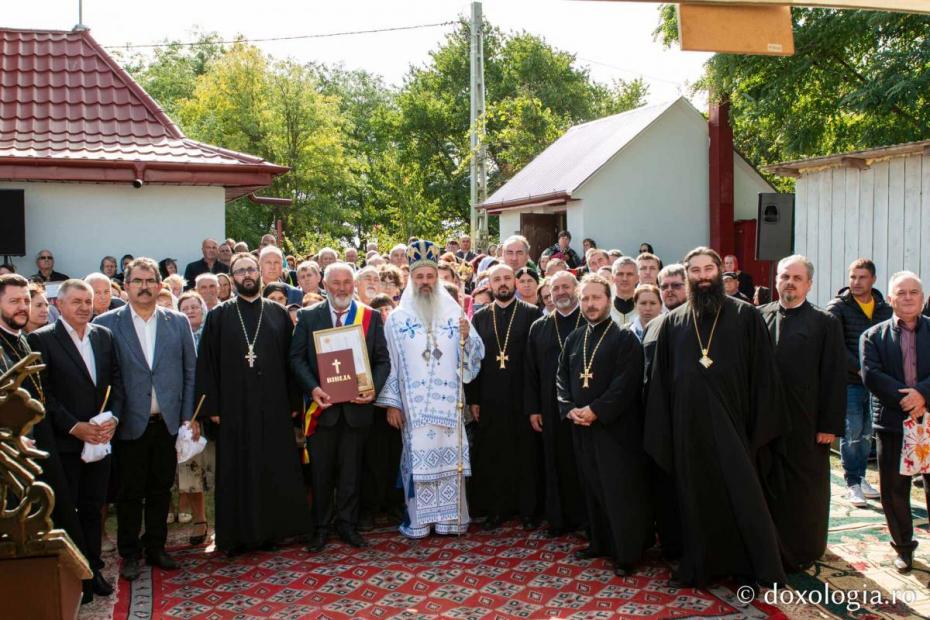 Fotografie de grup la Parohia Buruienești / Foto: Mihail Vrăjitoru