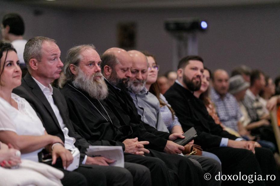 Părintele Pimen Vlad a conferențiat la Iași / Foto: Pr. Silviu Cluci